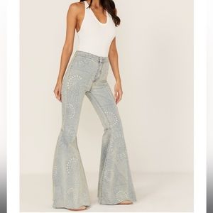 We The Free Women’s Just Float on Flare Jeans NWT